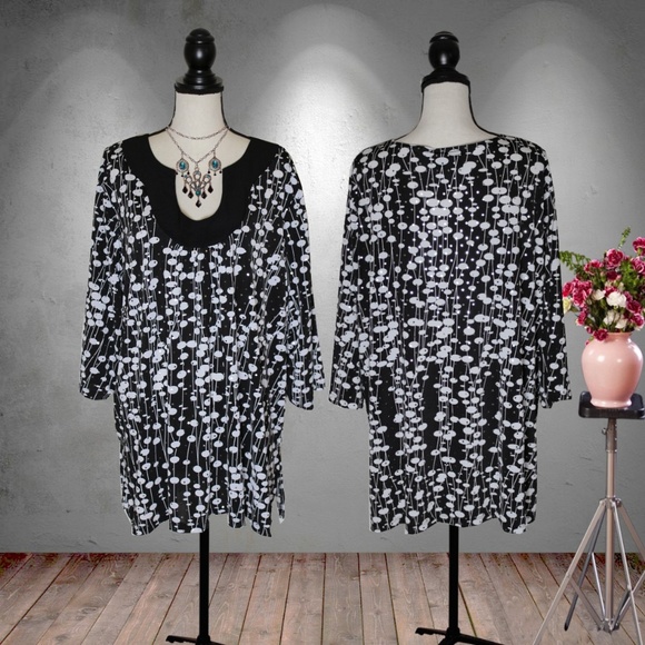 Maggie Barnes Tops - Maggie Barnes Tunic Size 2X